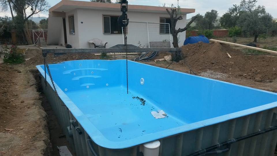İzmir Menderes Monoblok  Hazır Yüzme Havuzu Çalışmamız 