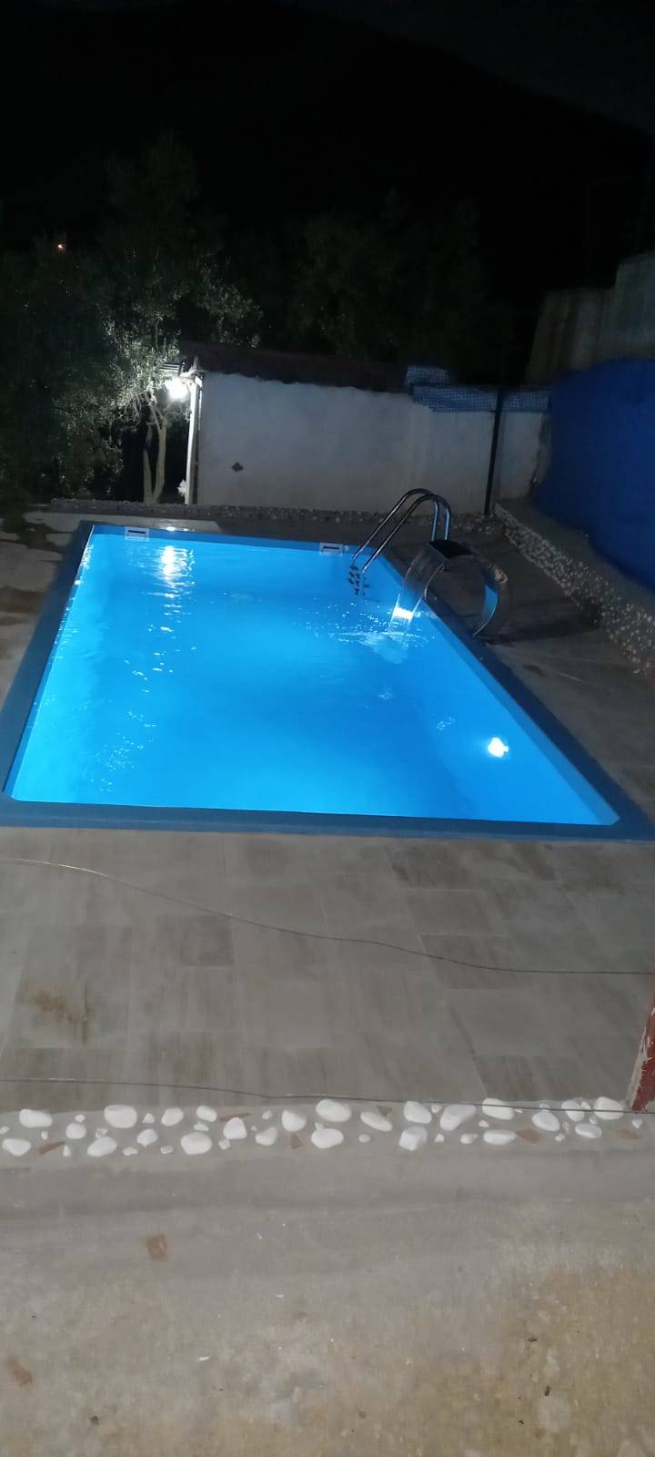 İzmir / Seferihisar Polyester Fiberglass Monoblok  Tek Parça Villa Tipi Yüzme Havuzu Çalışmamız 