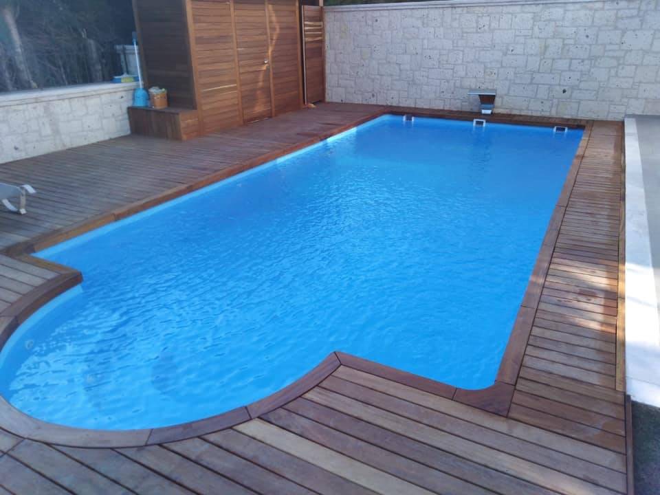 İZMİR/ÇEŞME 'de monoblok polyester yüzme havuzu çalışmamız 
